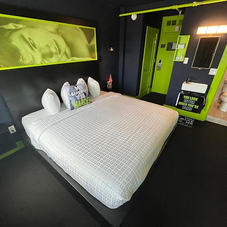 Mari Jean Hotel - All Adults Welcome St. Petersburg Bagian luar foto